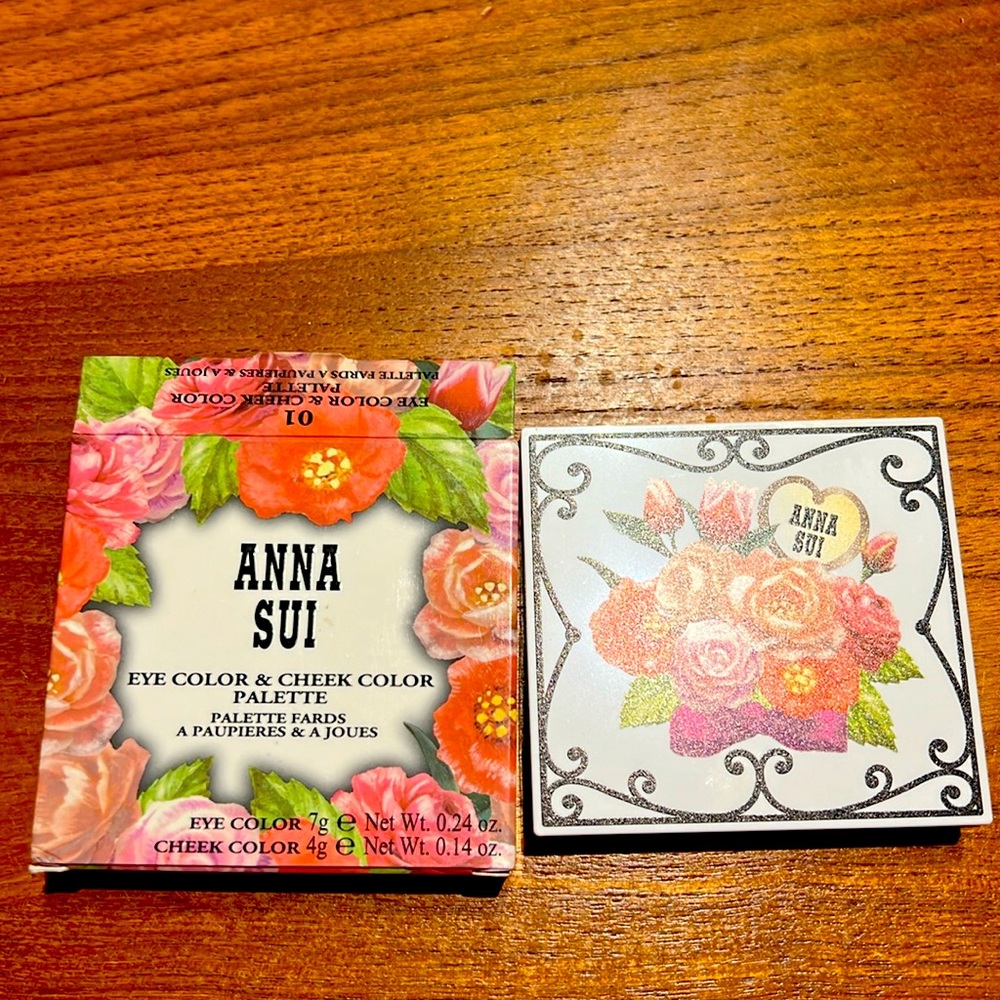 Anna sui  eye color & cheek color palette